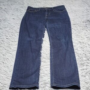 Levis Jeans Women Size 6 6/28 Demi Curve Classic Rise Slim Leg Blue Denim Hemmed